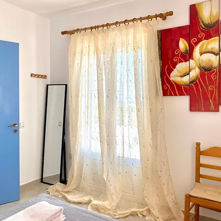 Apartment Amazing Blue Marsis In Paros Isterni (Paros)